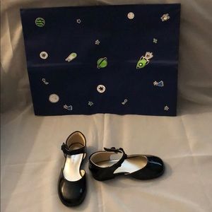 Shoes Roses on strap Velcro closure Black color